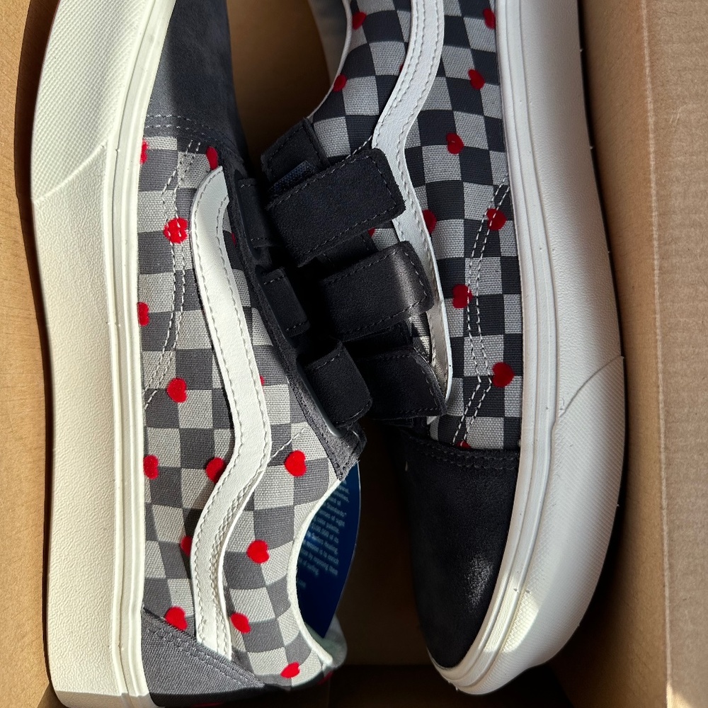 Vans oldskool autism acceptance